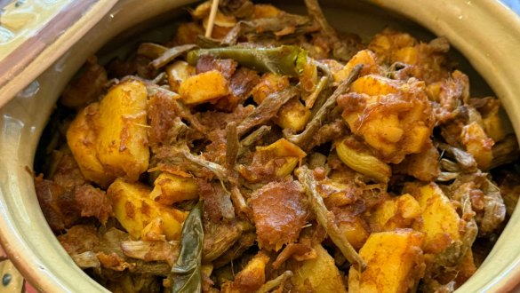 Traditional Bengali wedding catering in Kolkata with authentic dishes